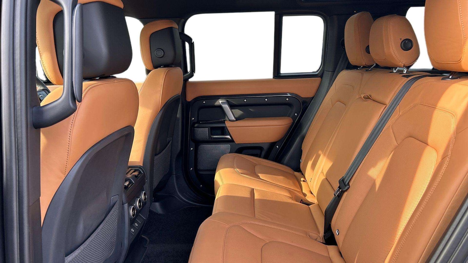 Used Land Rover Defender 2024 for sale - 78010432: Photo 4