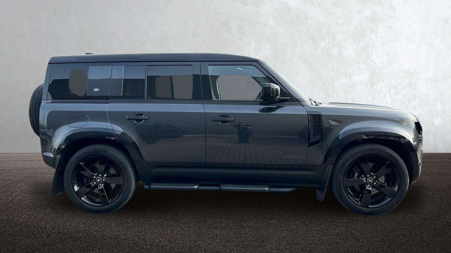 Used Land Rover Defender 2024 for sale - 78010432: Photo 5