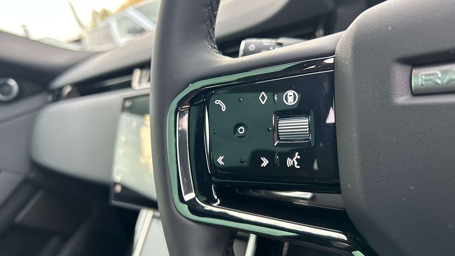 Used Land Rover Range Rover Evoque 2025 for sale - 77577422: Photo 35