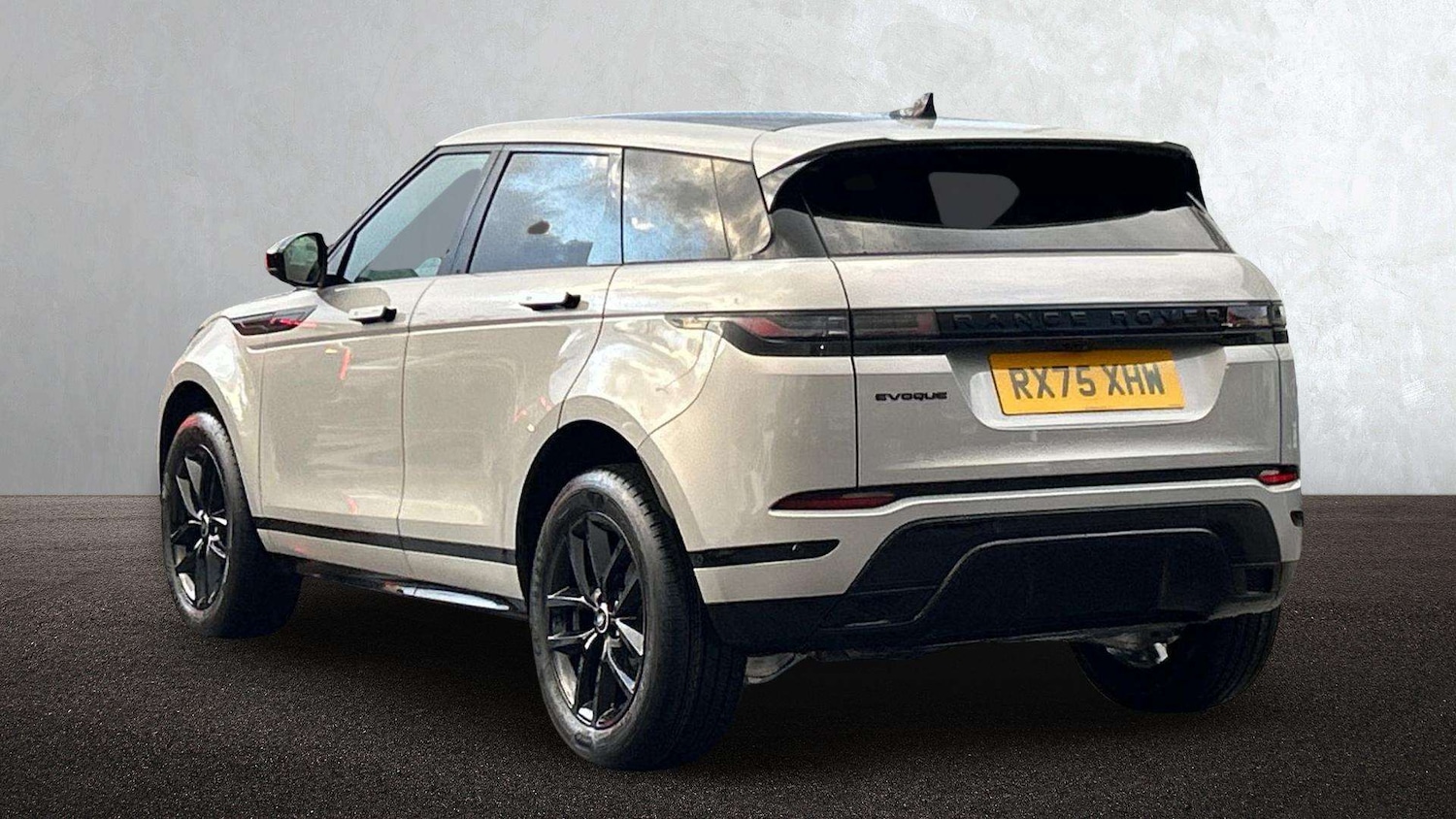 Used Land Rover Range Rover Evoque 2025 for sale - 77577401: Photo 2
