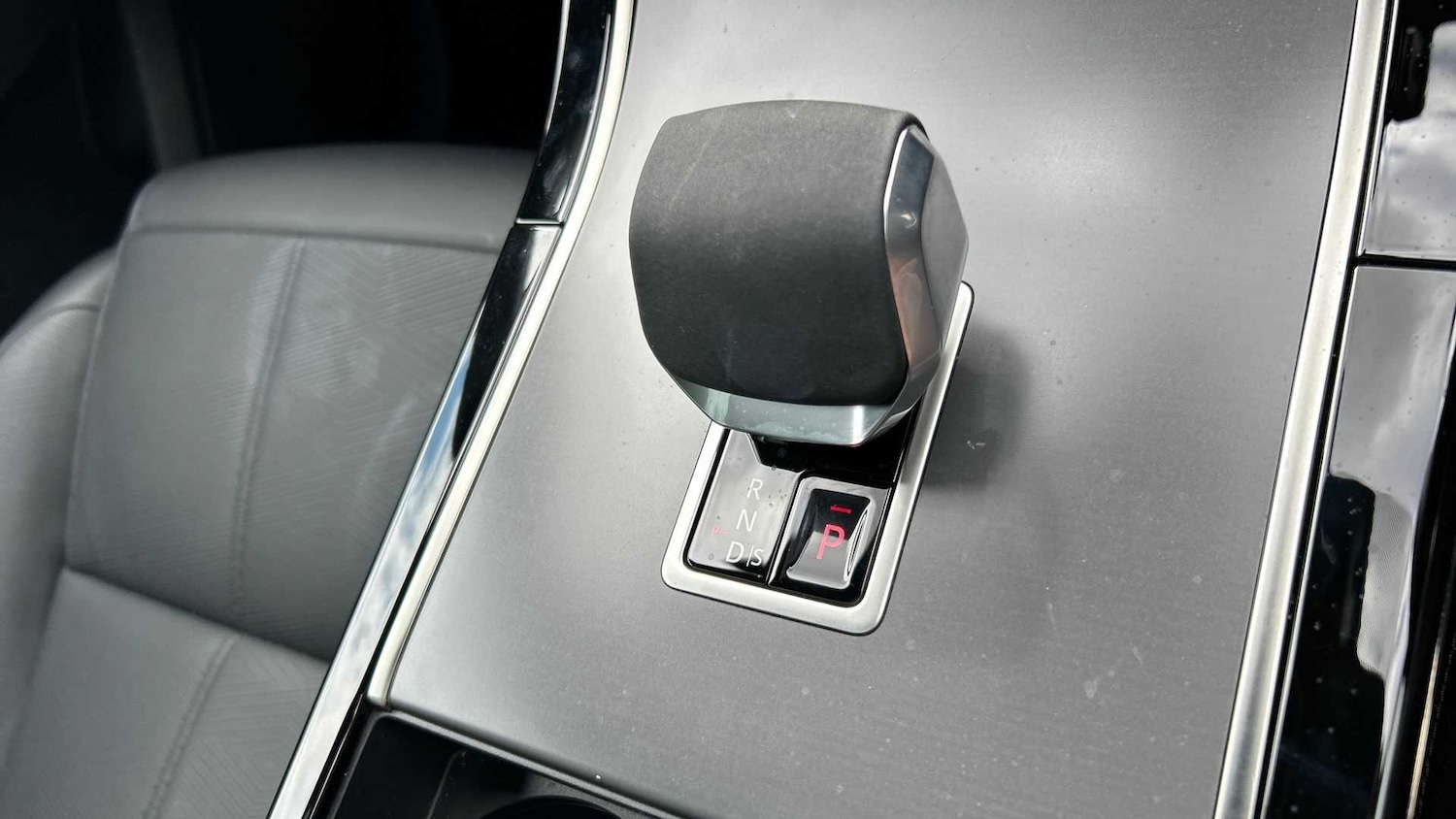 Used Land Rover Range Rover Velar 2025 for sale - 76459928: Photo 13