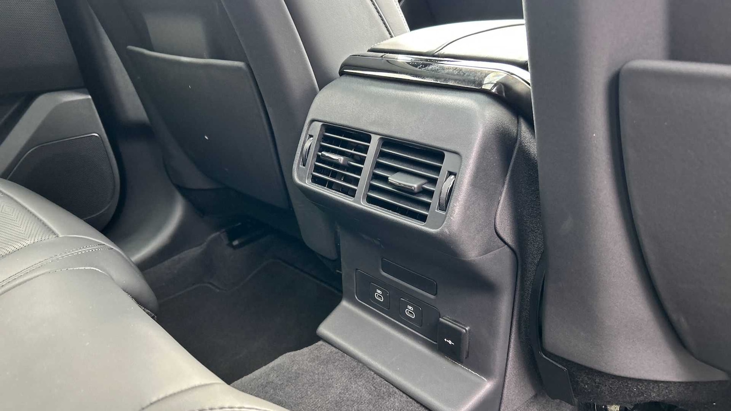 Used Land Rover Range Rover Velar 2025 for sale - 76459928: Photo 18