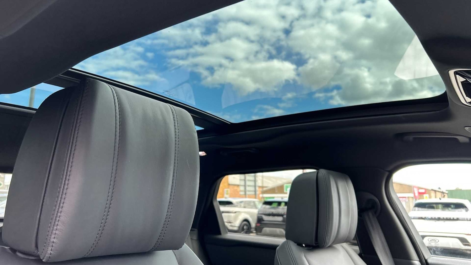 Used Land Rover Range Rover Velar 2025 for sale - 76459928: Photo 21