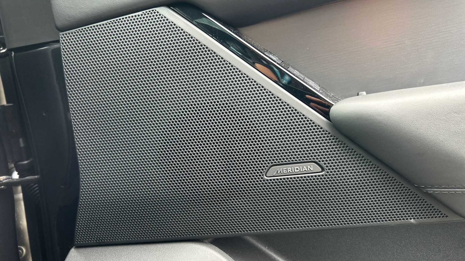 Used Land Rover Range Rover Velar 2025 for sale - 76459928: Photo 24