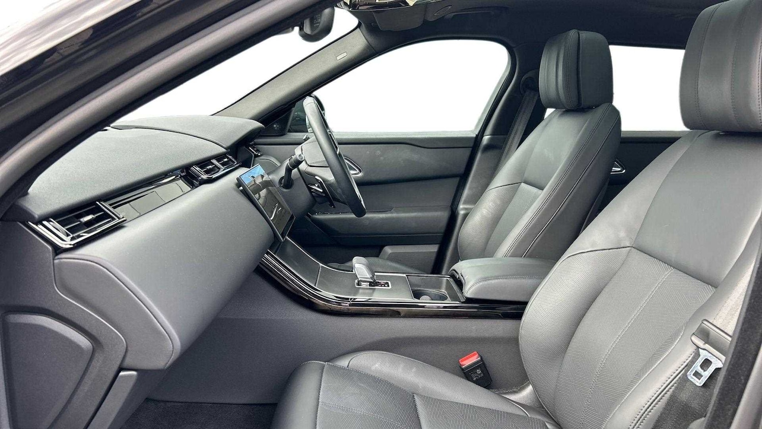 Used Land Rover Range Rover Velar 2025 for sale - 76459928: Photo 3