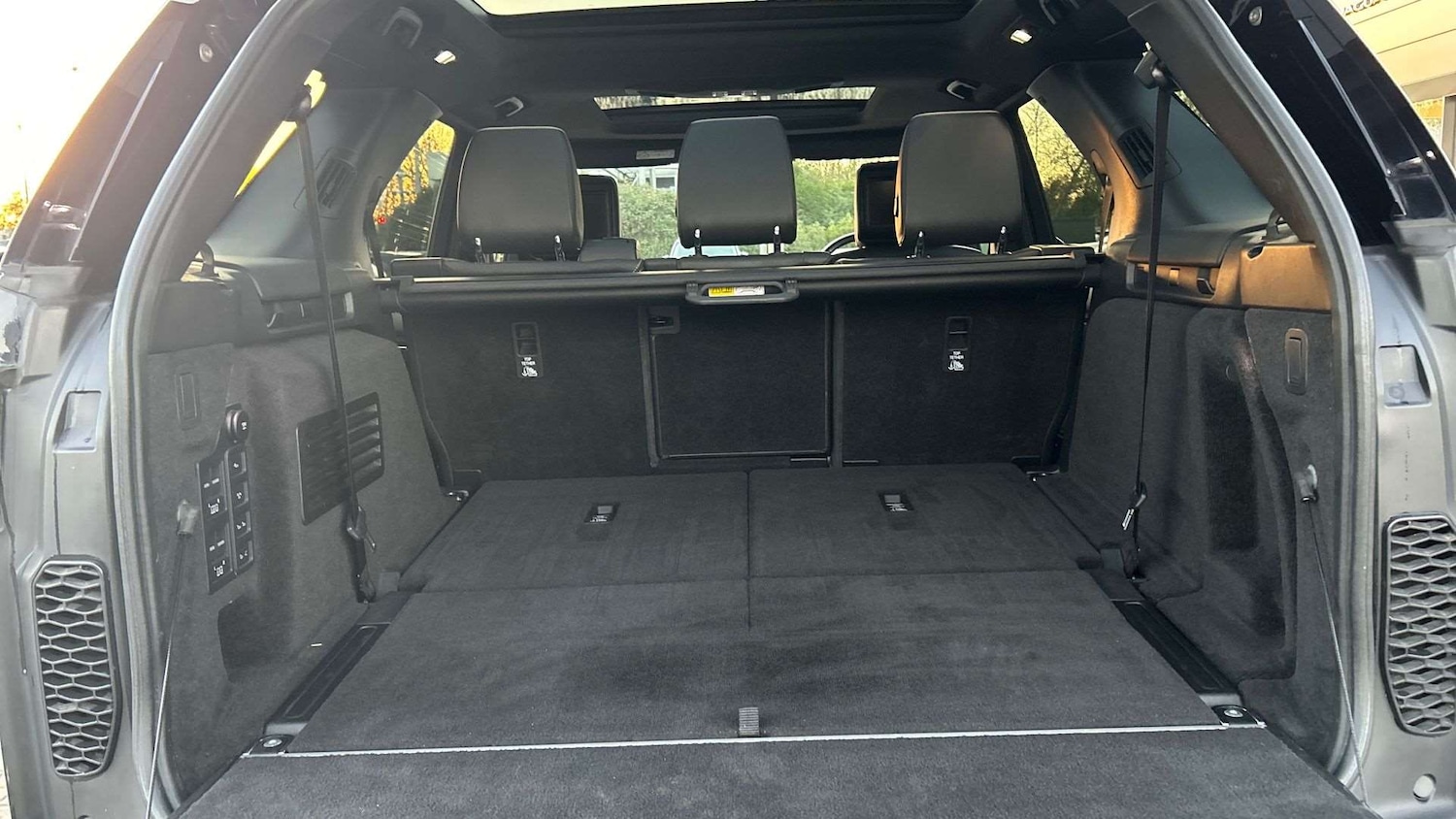 Used Land Rover Discovery 2020 for sale - 76610479: Photo 10