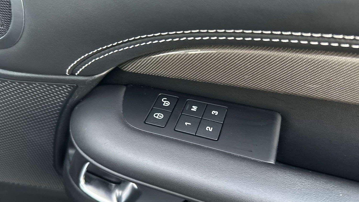 Used Land Rover Discovery 2020 for sale - 76610479: Photo 25