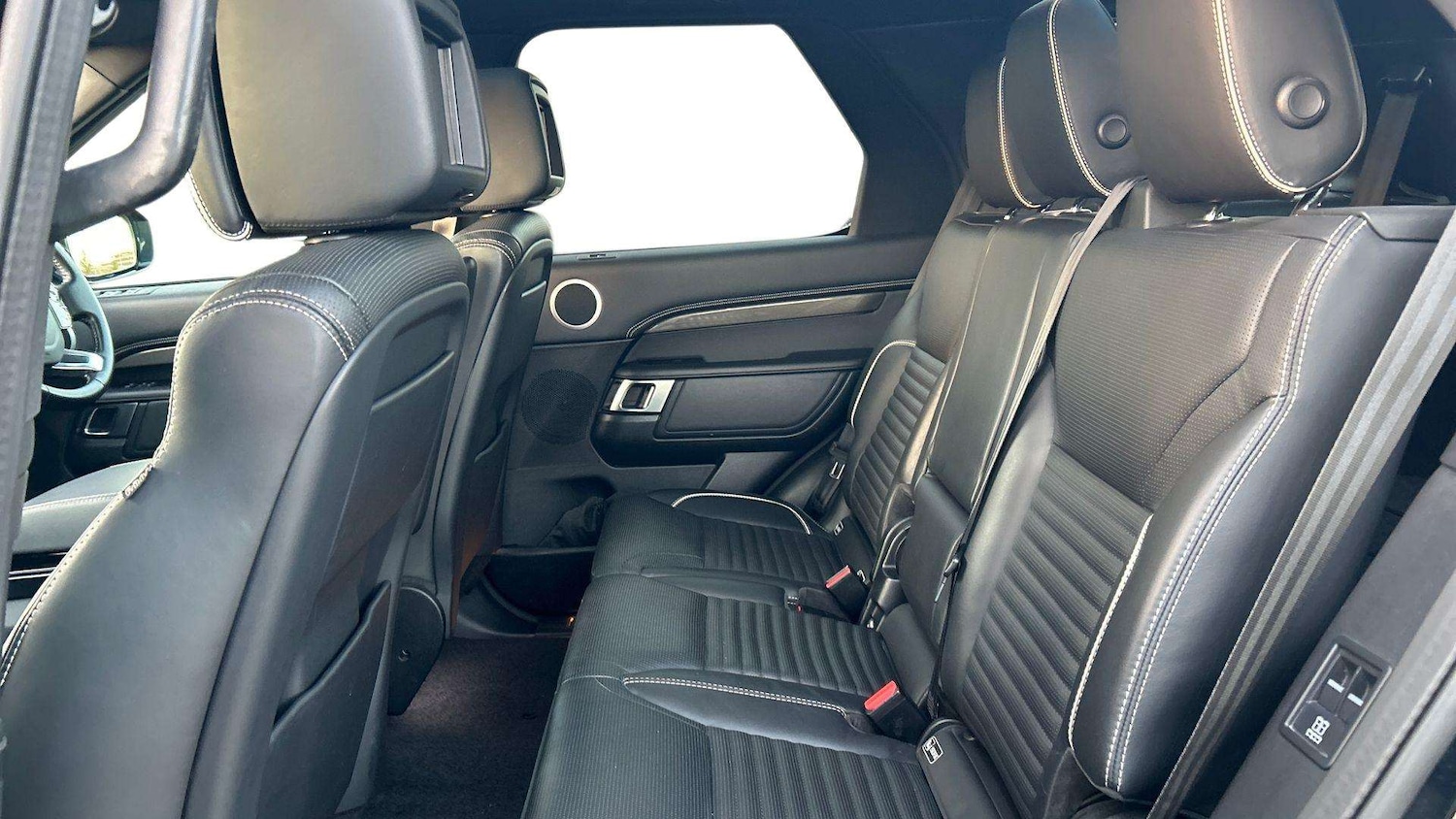 Used Land Rover Discovery 2020 for sale - 76610479: Photo 4