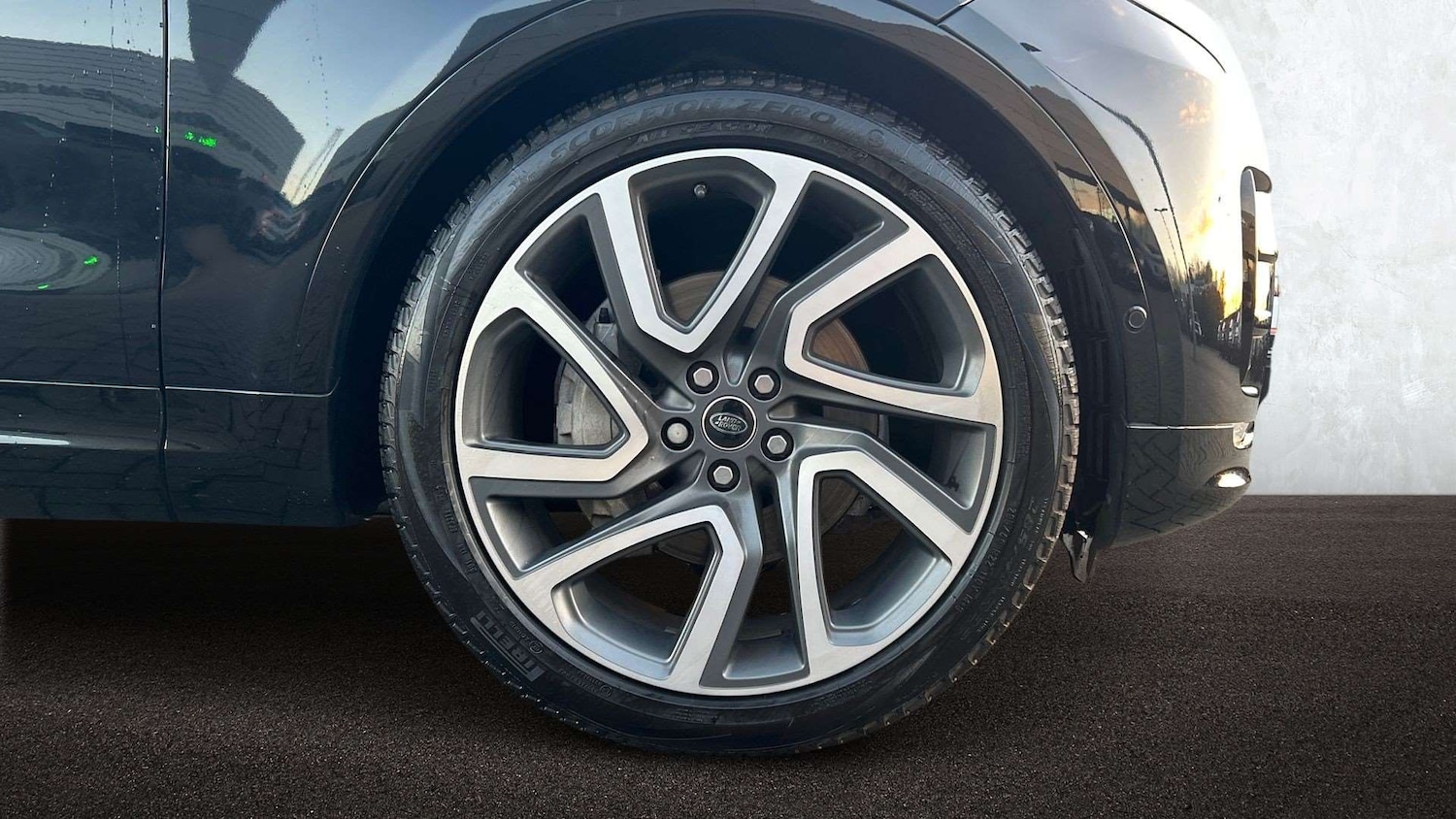 Used Land Rover Discovery 2020 for sale - 76610479: Photo 8