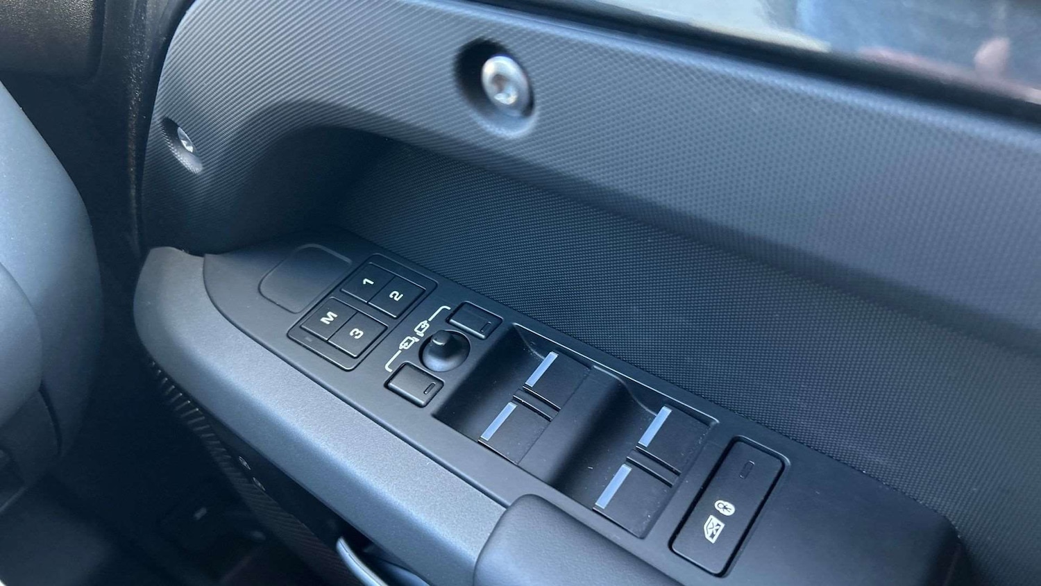 Used Land Rover Defender 2024 for sale - 78161625: Photo 25