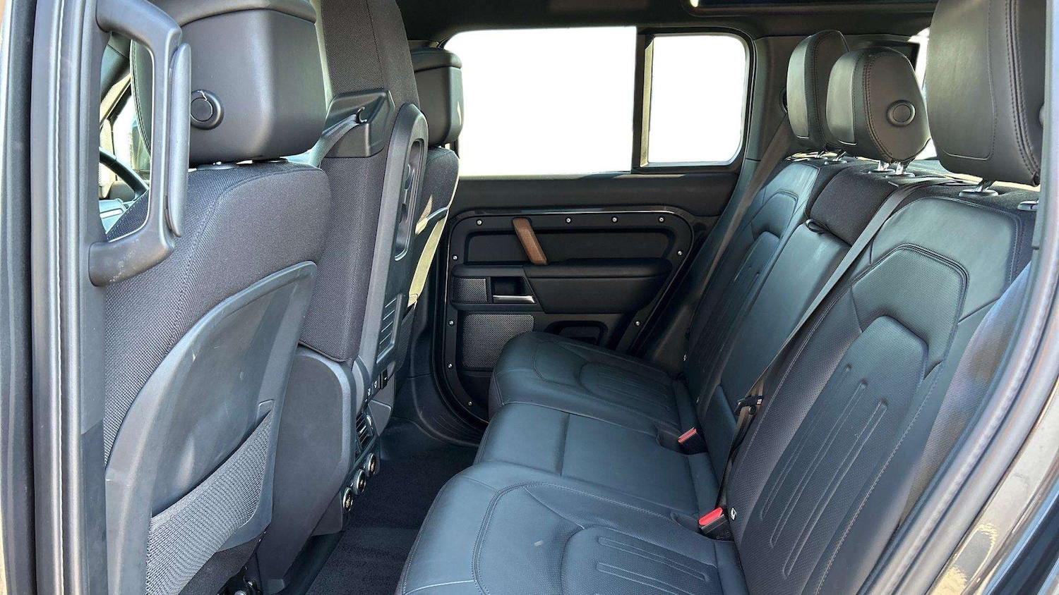 Used Land Rover Defender 2024 for sale - 78161625: Photo 4