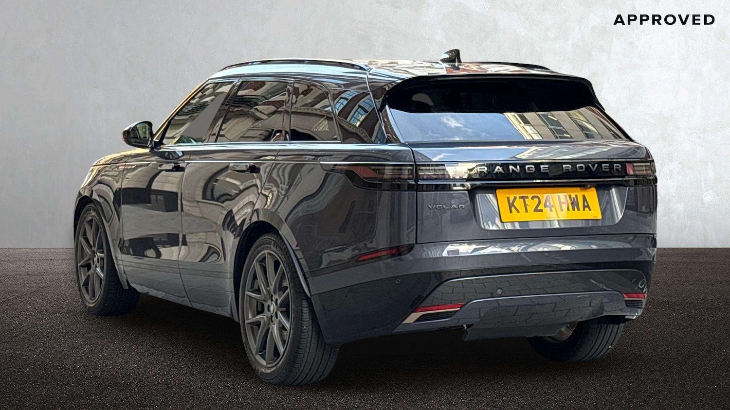 Used Land Rover Range Rover Velar 2024 for sale - 77294245: Photo 2