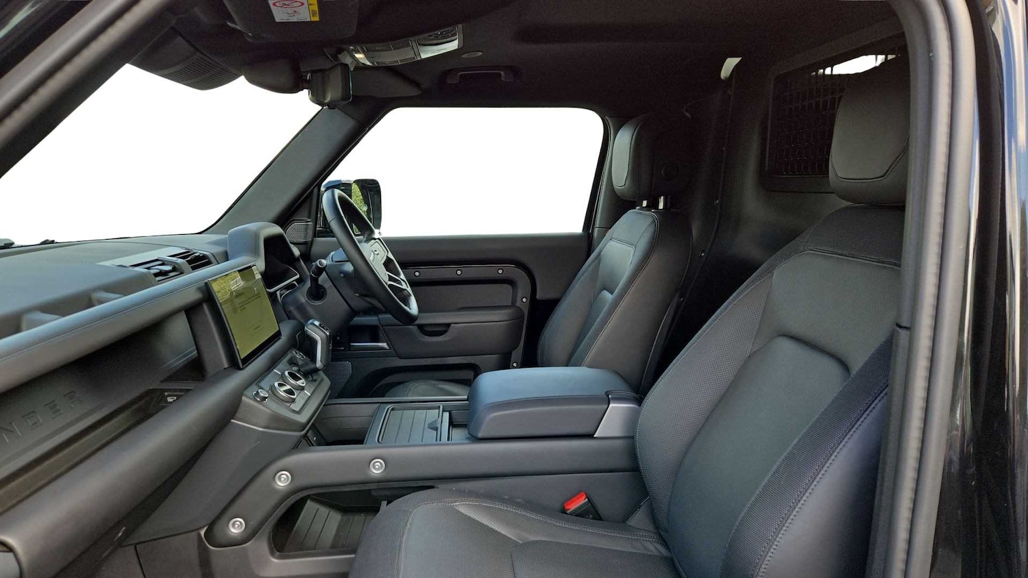 Used Land Rover Defender 2024 for sale - 77044117: Photo 3