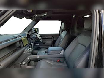 Used Land Rover Defender 2024 for sale - 77044117: Photo