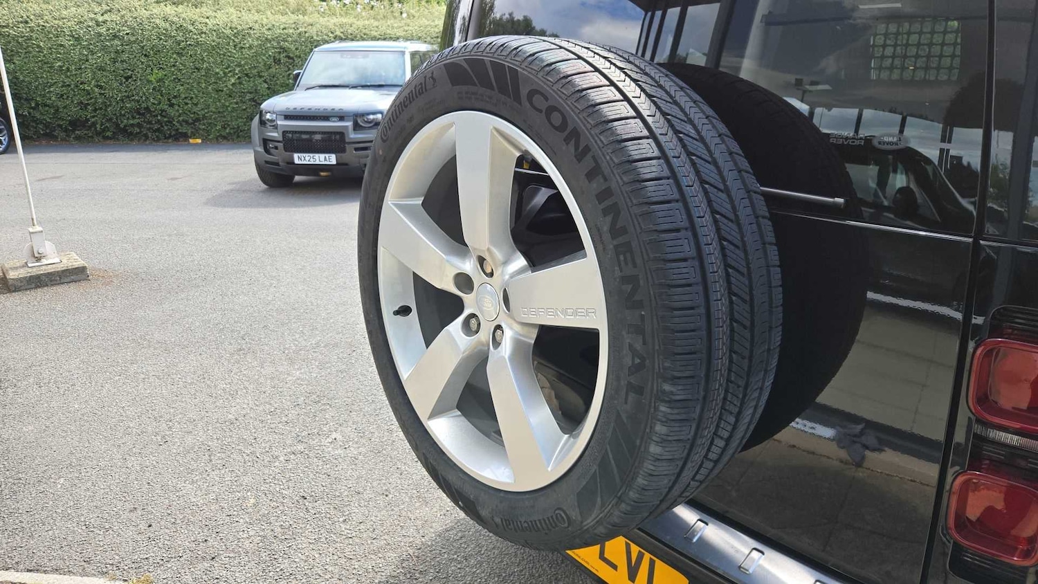 Used Land Rover Defender 2024 for sale - 77044117: Photo 8