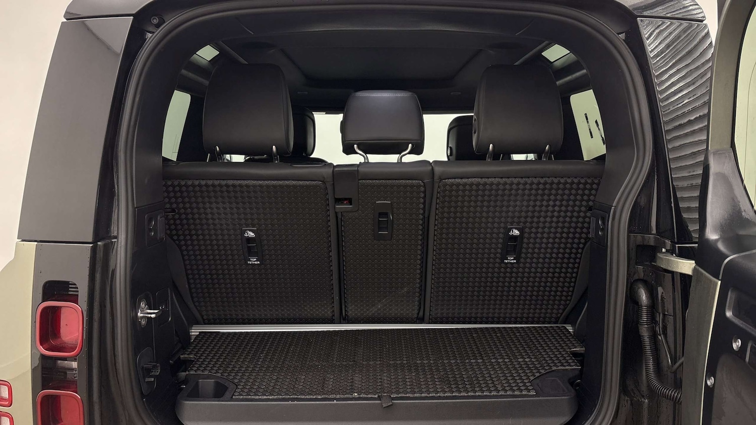 Used Land Rover Defender 2025 for sale - 77527065: Photo 10