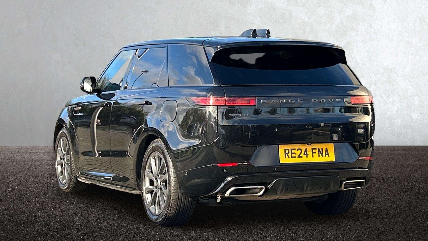 Used Land Rover Range Rover Sport 2024 for sale - 76804840: Photo 2