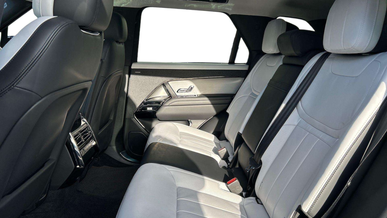 Used Land Rover Range Rover Sport 2024 for sale - 76804840: Photo 4