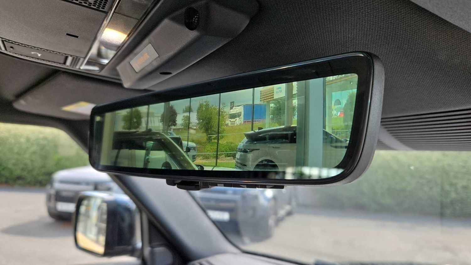 Used Land Rover Defender 2024 for sale - 77112379: Photo 23