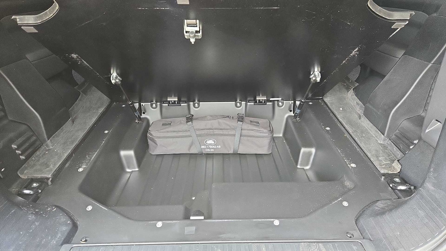 Used Land Rover Defender 2024 for sale - 77112379: Photo 30