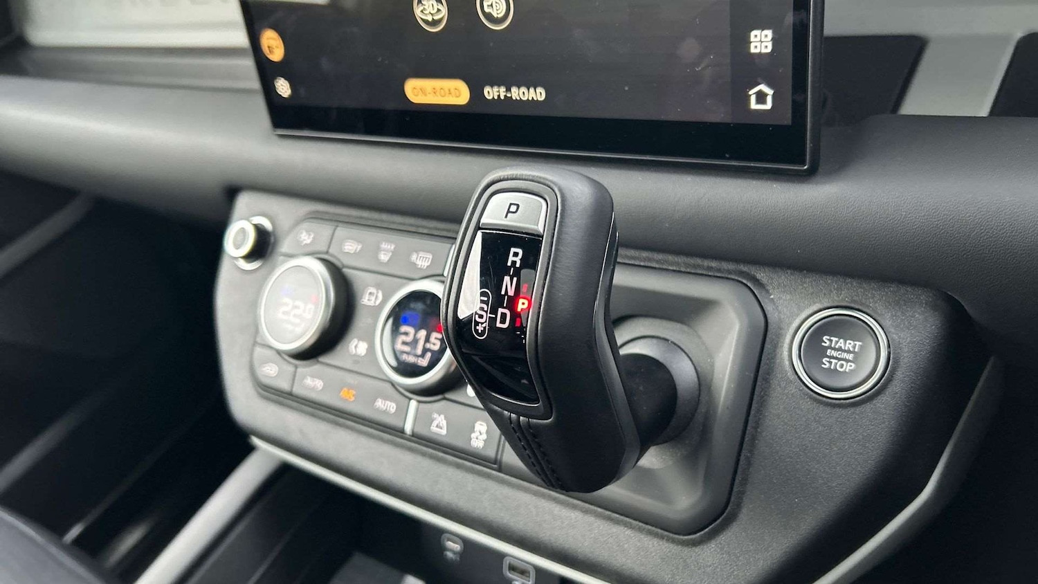 Used Land Rover Defender 2024 for sale - 76488150: Photo 13