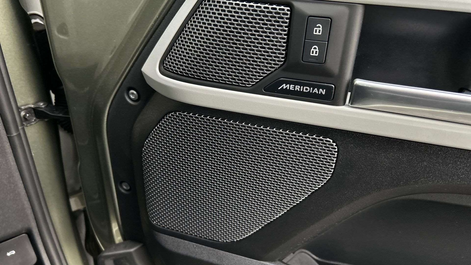 Used Land Rover Defender 2024 for sale - 76488150: Photo 24