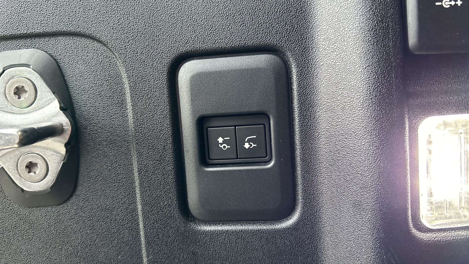 Used Land Rover Defender 2024 for sale - 76488150: Photo 31