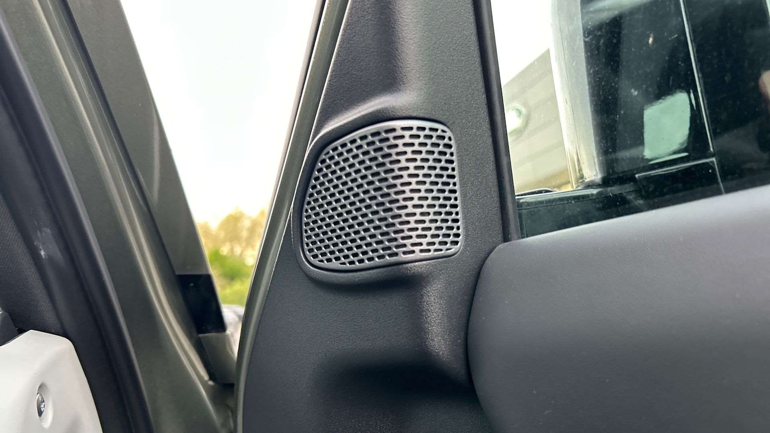 Used Land Rover Defender 2024 for sale - 76488150: Photo 32