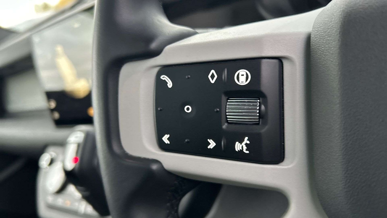 Used Land Rover Defender 2024 for sale - 76488150: Photo 35