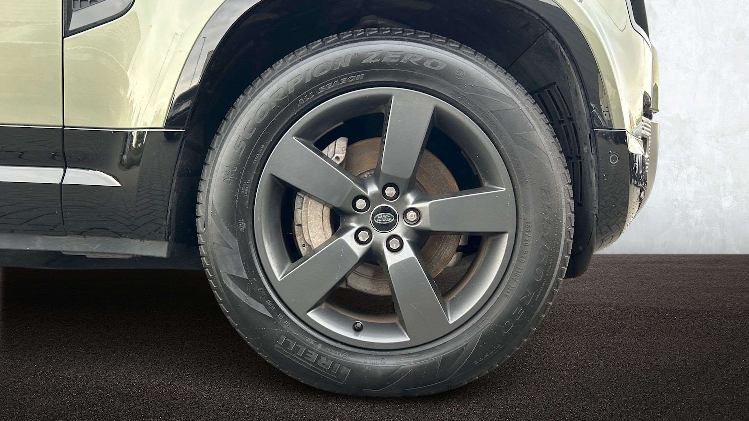 Used Land Rover Defender 2024 for sale - 76488150: Photo 8