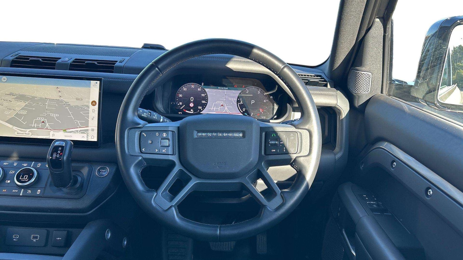 Used Land Rover Defender 2024 for sale - 76459901: Photo 15