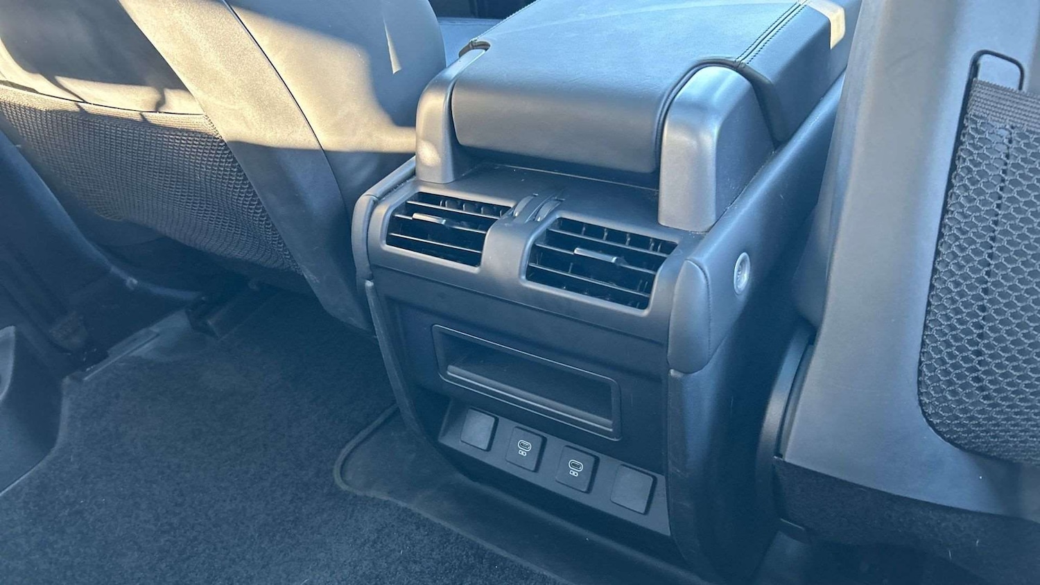 Used Land Rover Defender 2024 for sale - 76459901: Photo 18