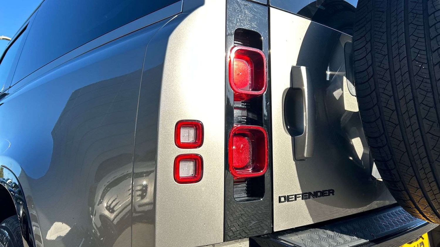 Used Land Rover Defender 2024 for sale - 76459901: Photo 19