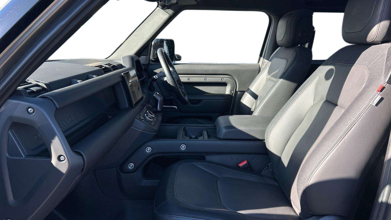 Used Land Rover Defender 2024 for sale - 76459901: Photo 3