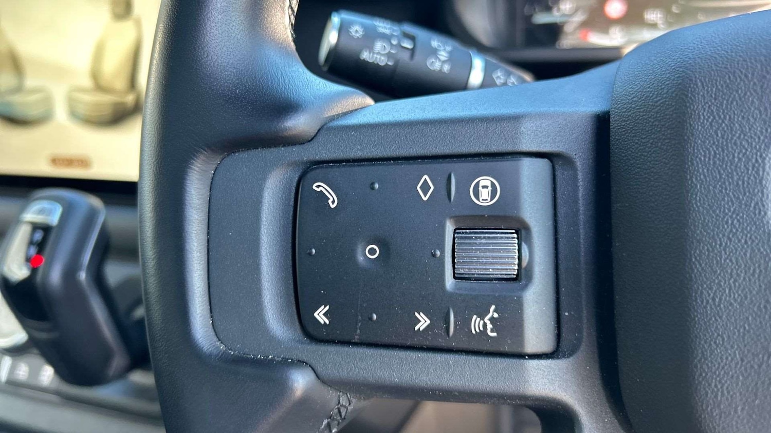 Used Land Rover Defender 2024 for sale - 76459901: Photo 35