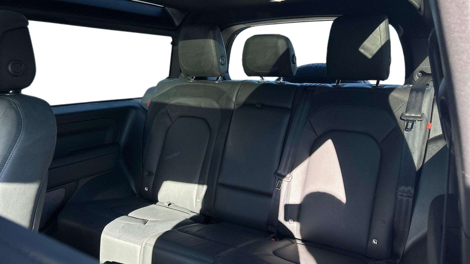 Used Land Rover Defender 2024 for sale - 76459901: Photo 4