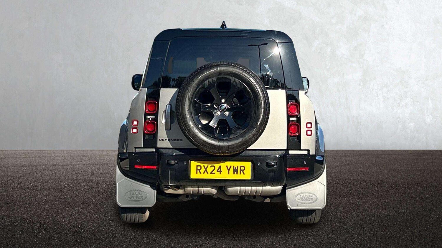 Used Land Rover Defender 2024 for sale - 76459901: Photo 6