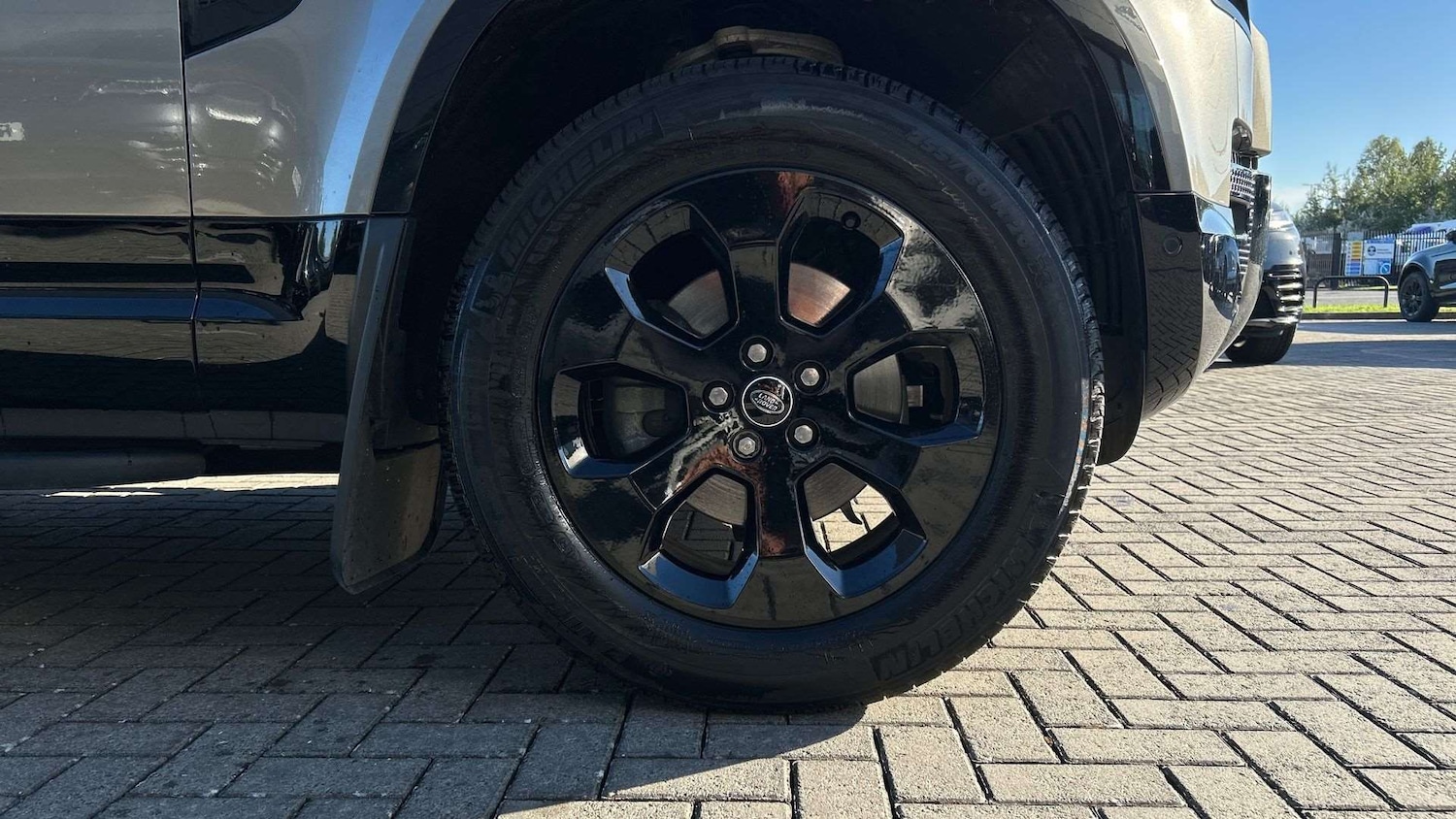 Used Land Rover Defender 2024 for sale - 76459901: Photo 8