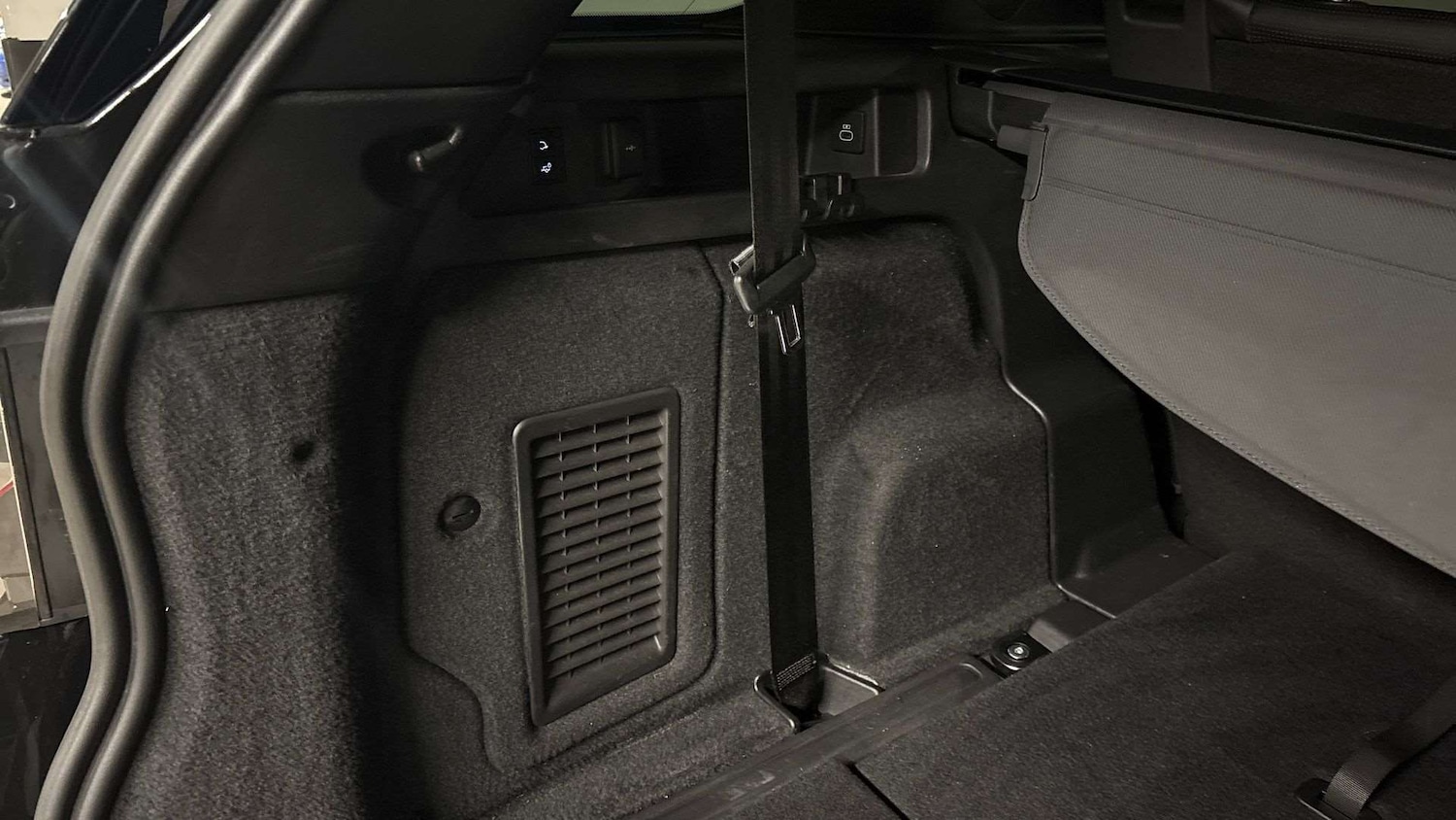 Used Land Rover Discovery Sport 2023 for sale - 77294303: Photo 31