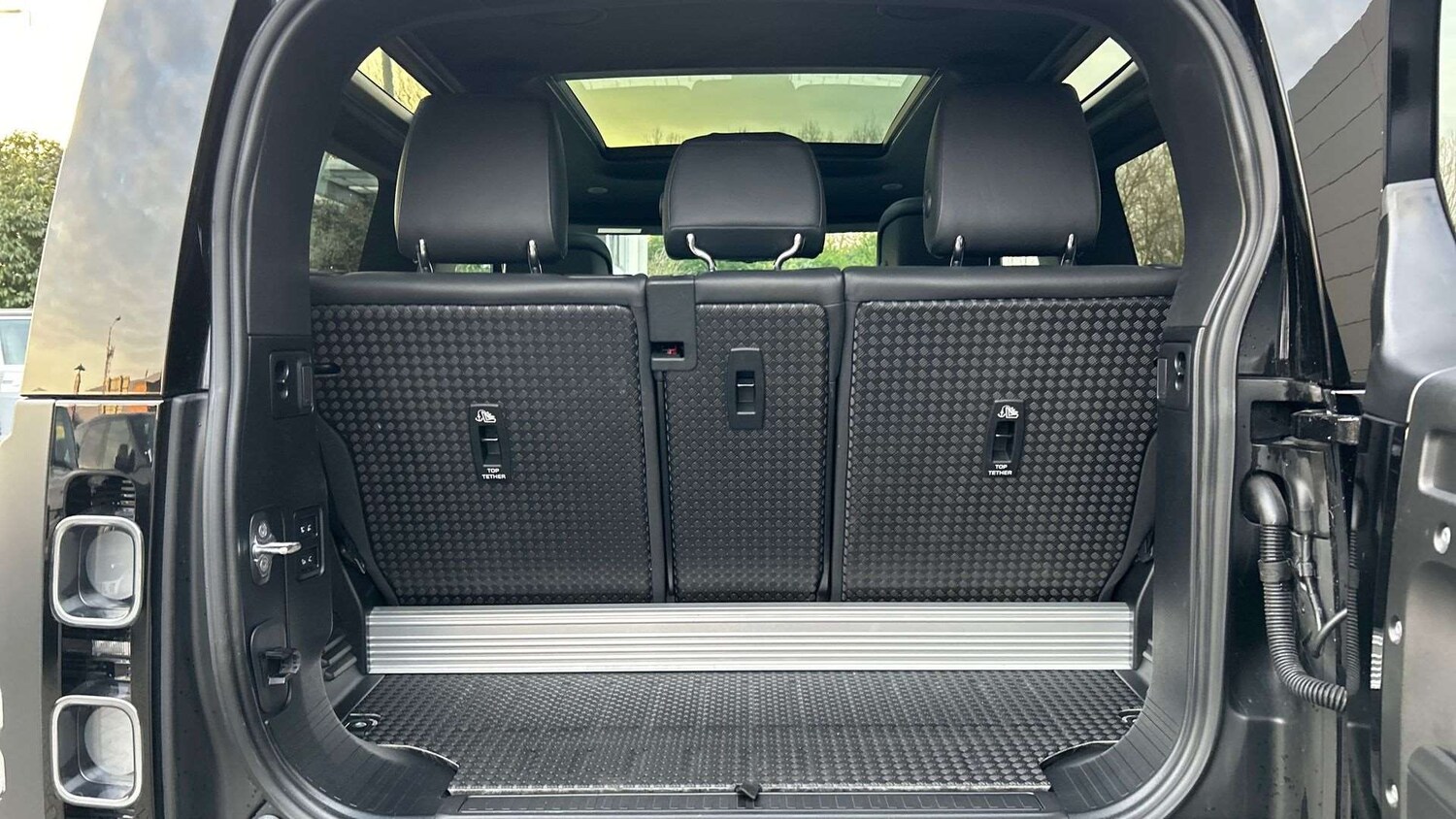 Used Land Rover Defender 2021 for sale - 77741006: Photo 10