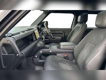 Used Land Rover Defender 2021 for sale - 77741006: Photo