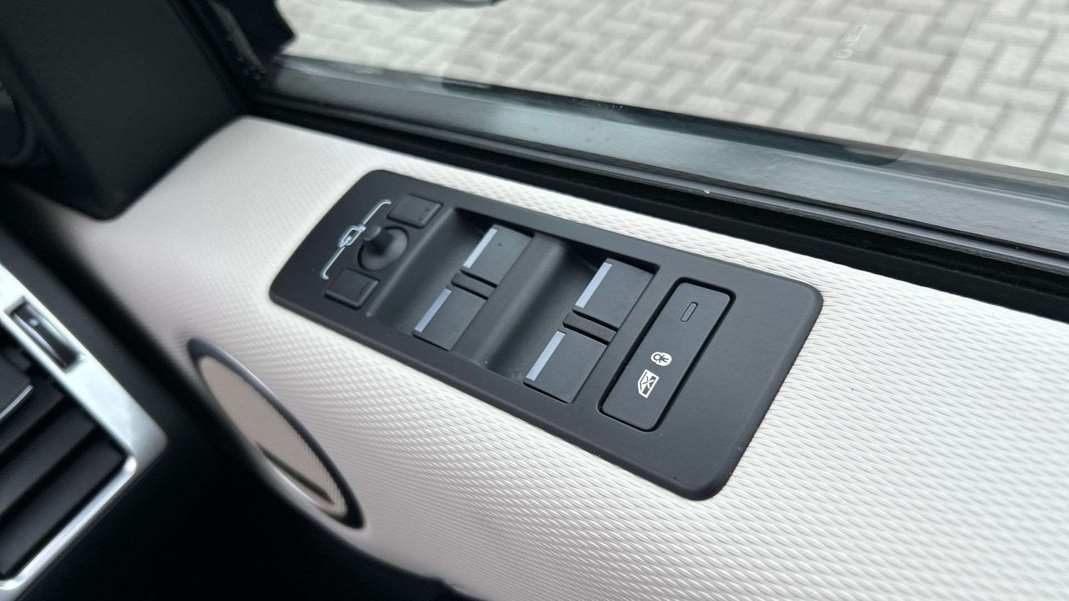 Used Land Rover Discovery 2022 for sale - 76460127: Photo 34