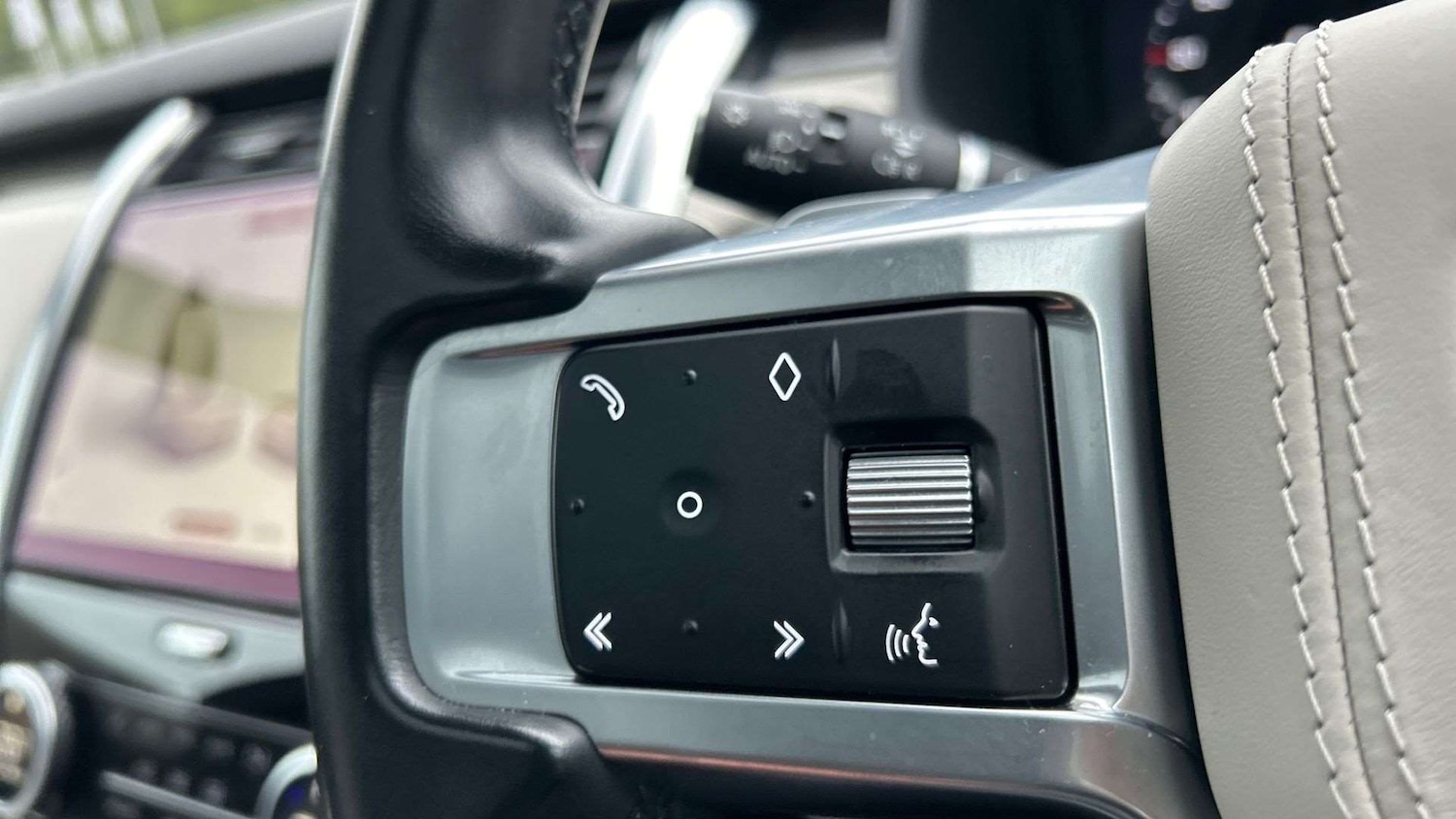 Used Land Rover Discovery 2022 for sale - 76460127: Photo 35