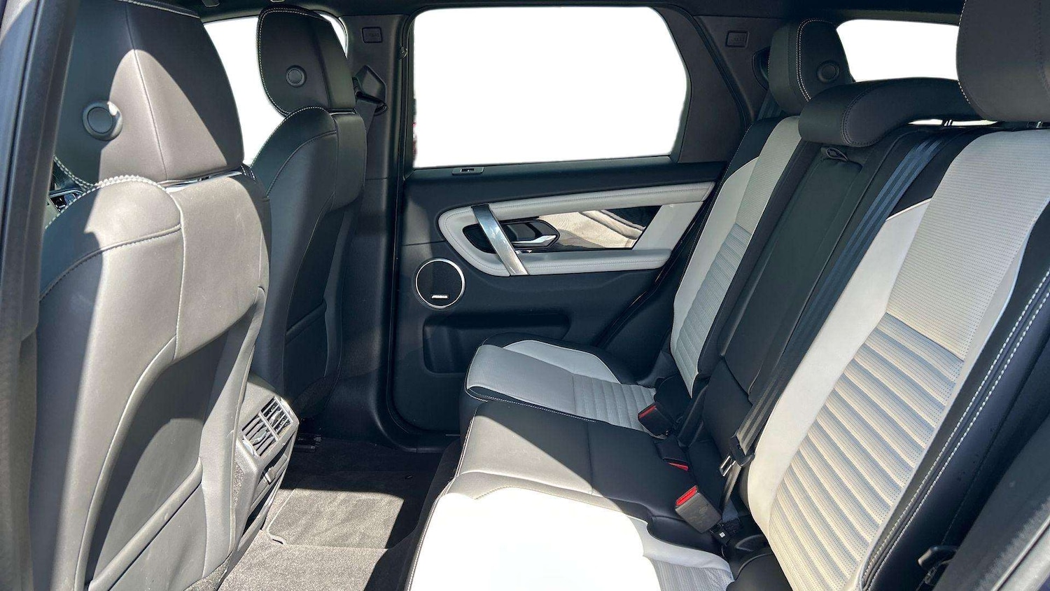 Used Land Rover Discovery Sport 2023 for sale - 78174006: Photo 4