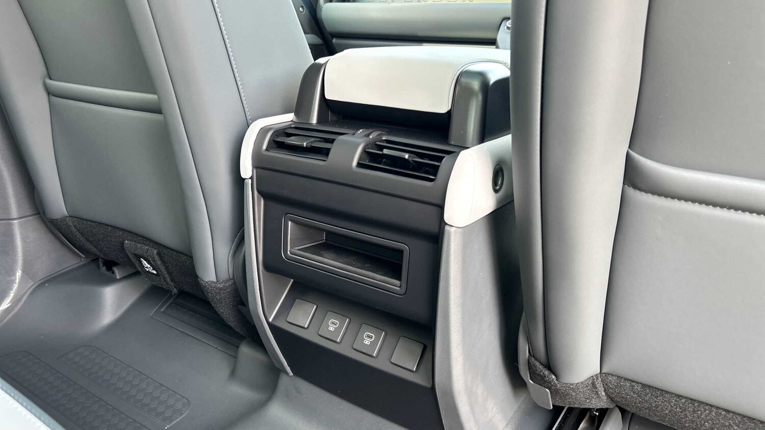 Used Land Rover Defender 2025 for sale - 77472744: Photo 18