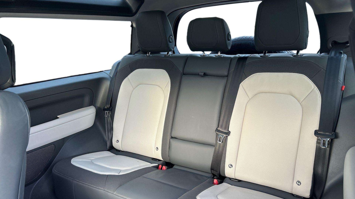 Used Land Rover Defender 2023 for sale - 77772218: Photo 4