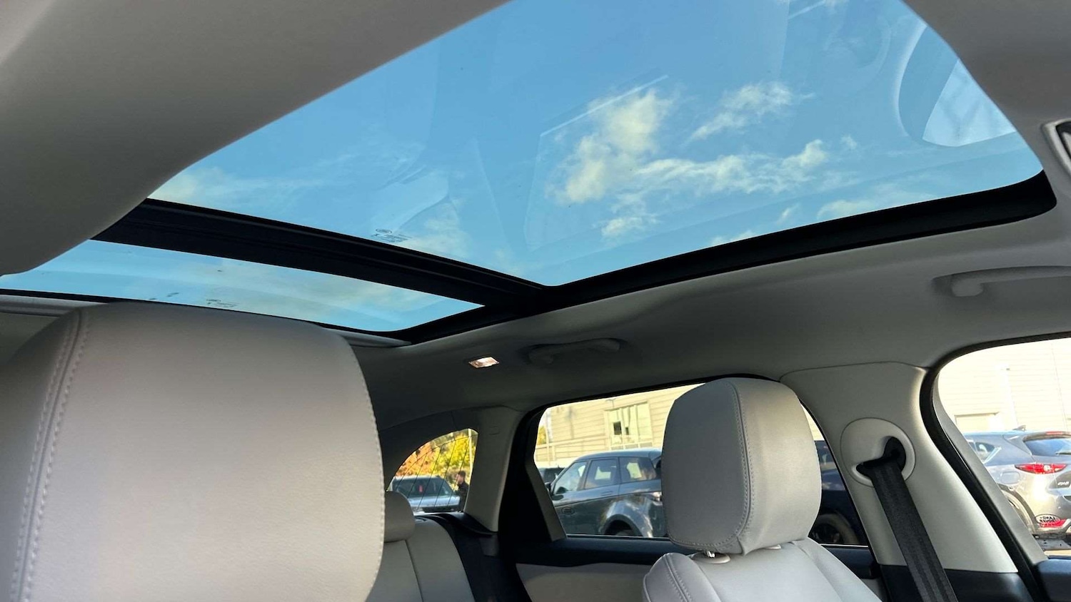 Used Land Rover Range Rover Velar 2025 for sale - 76460595: Photo 21