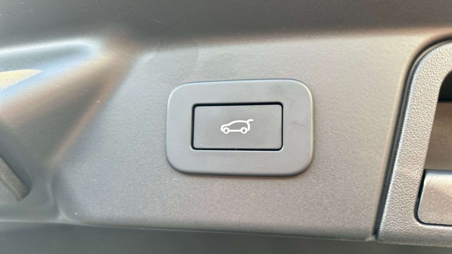 Used Land Rover Range Rover Velar 2025 for sale - 76460595: Photo 29