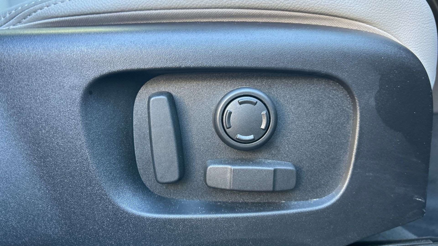 Used Land Rover Range Rover Velar 2025 for sale - 76460595: Photo 30