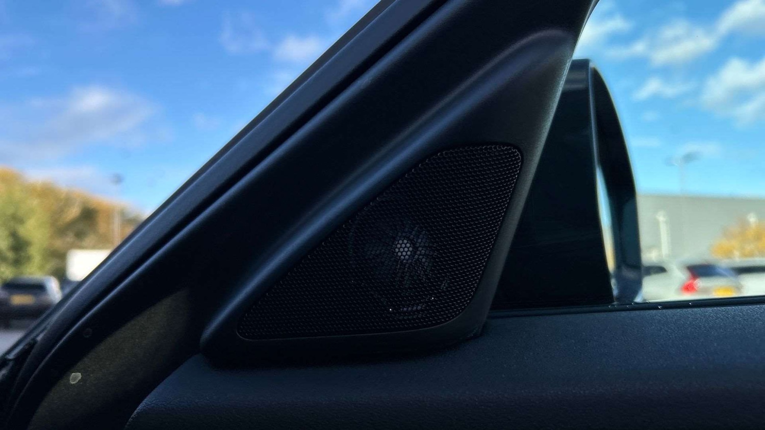 Used Land Rover Range Rover Velar 2025 for sale - 76460595: Photo 31